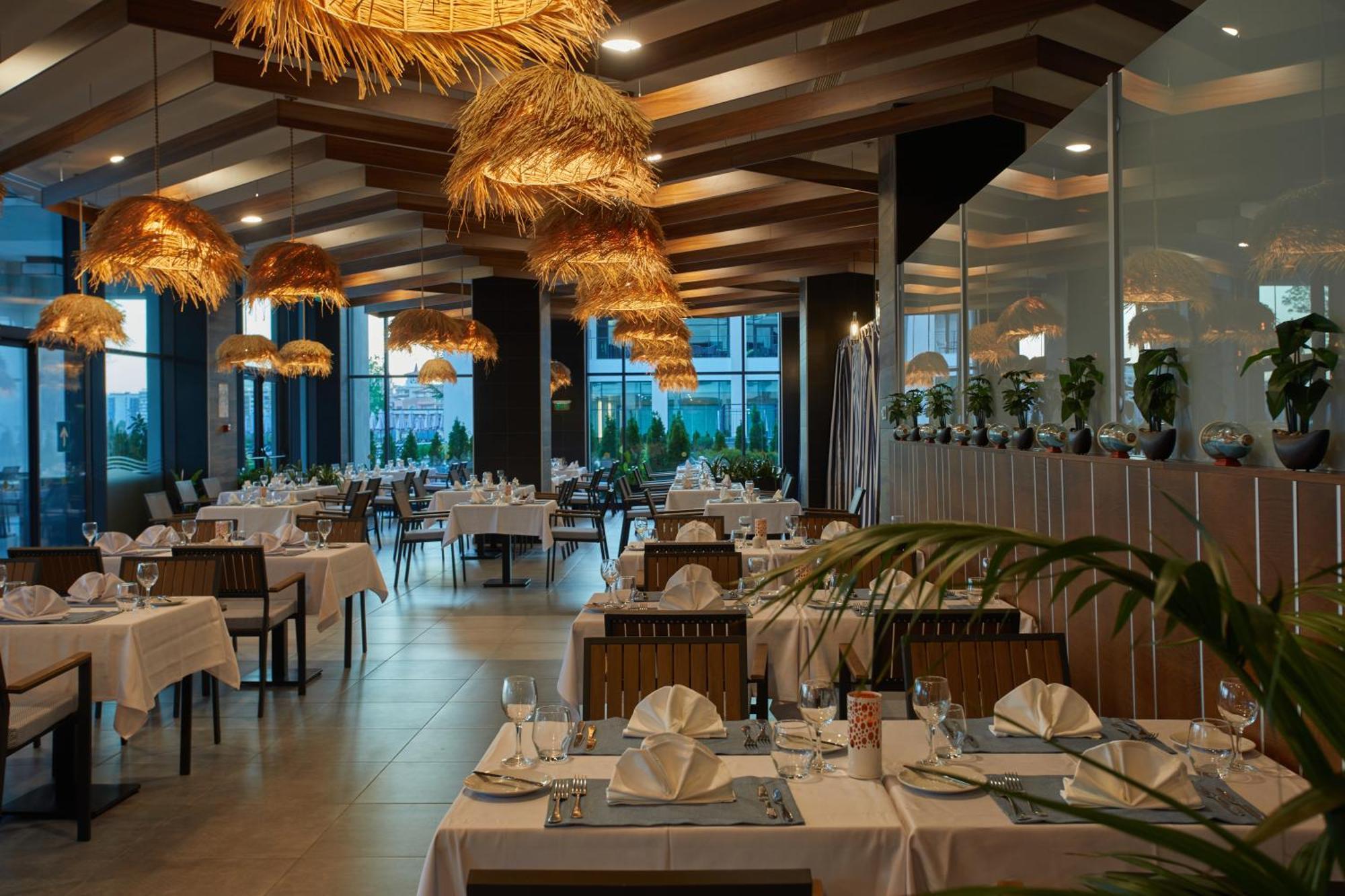 Secrets Sunny Beach Resort & Spa (Adults Only) Exterior photo The restaurant