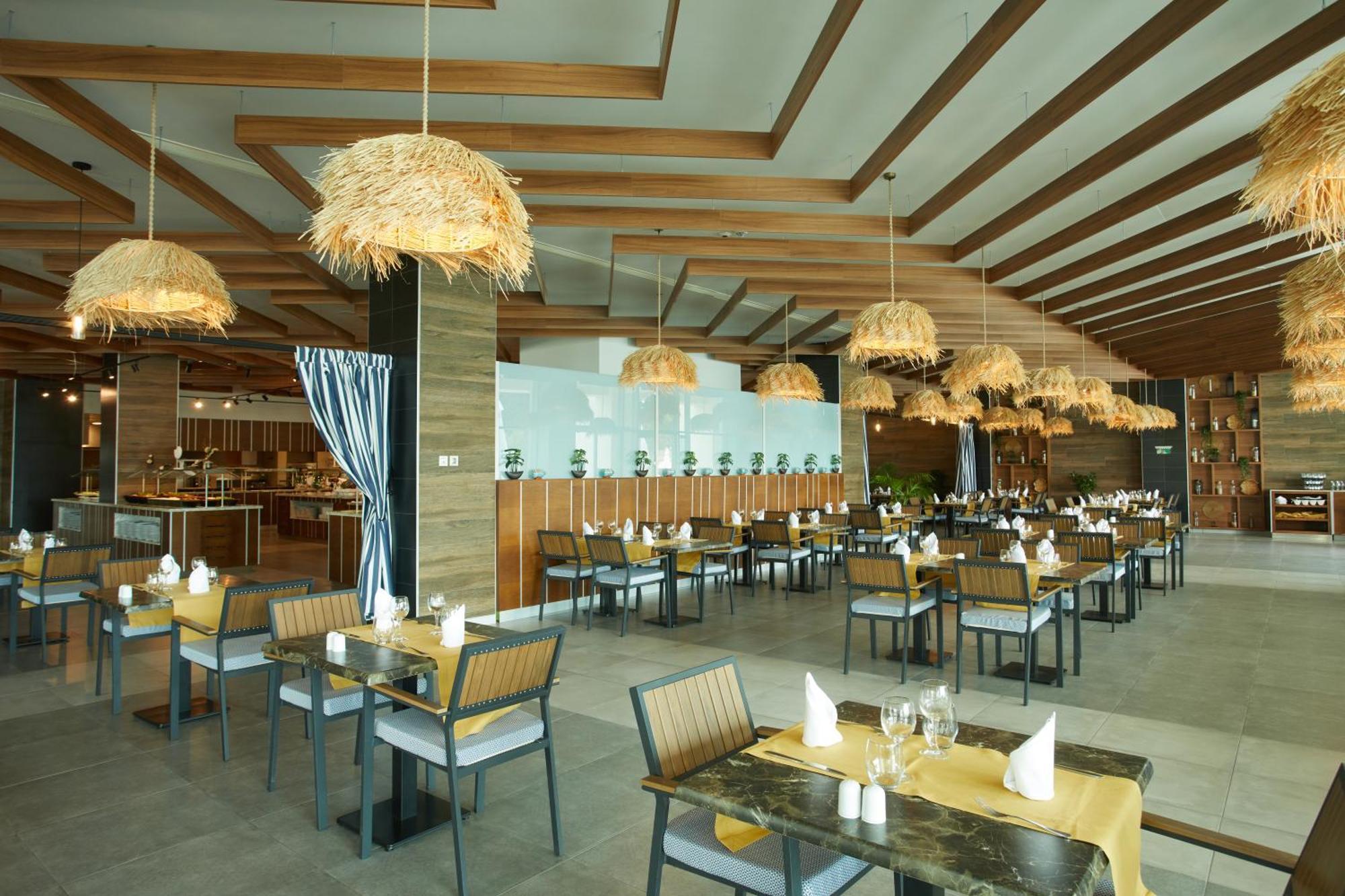 Secrets Sunny Beach Resort & Spa (Adults Only) Exterior photo The restaurant